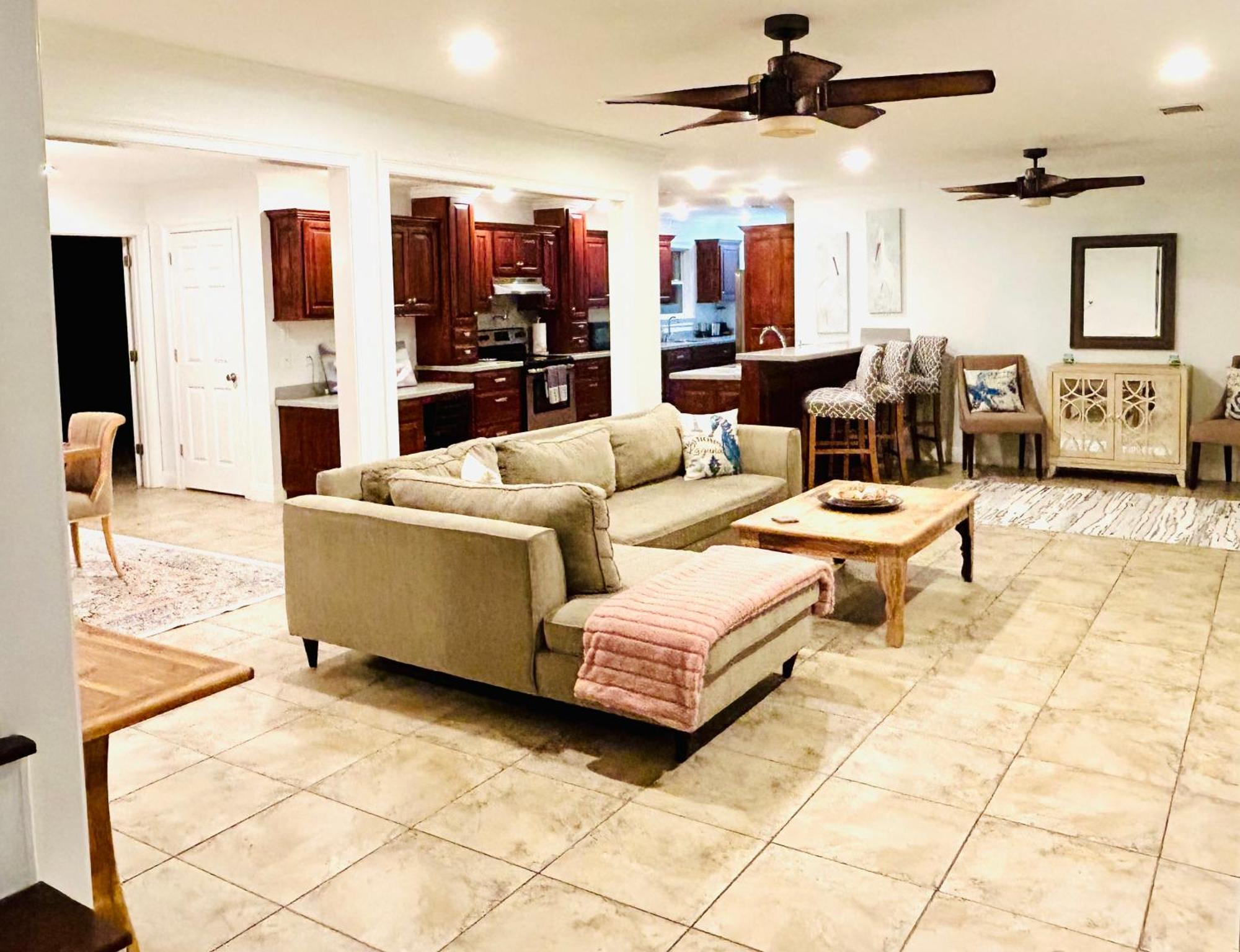 4/3 Home Centrally Located, Beach, Casino, Airport, Dining, Golfing, Shopping, Entertainment Gulfport Ngoại thất bức ảnh